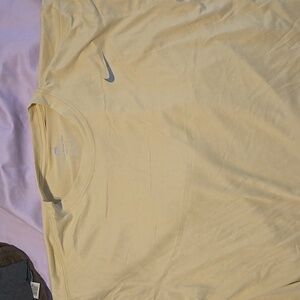 Nike dry fit xl cream color t-shirt